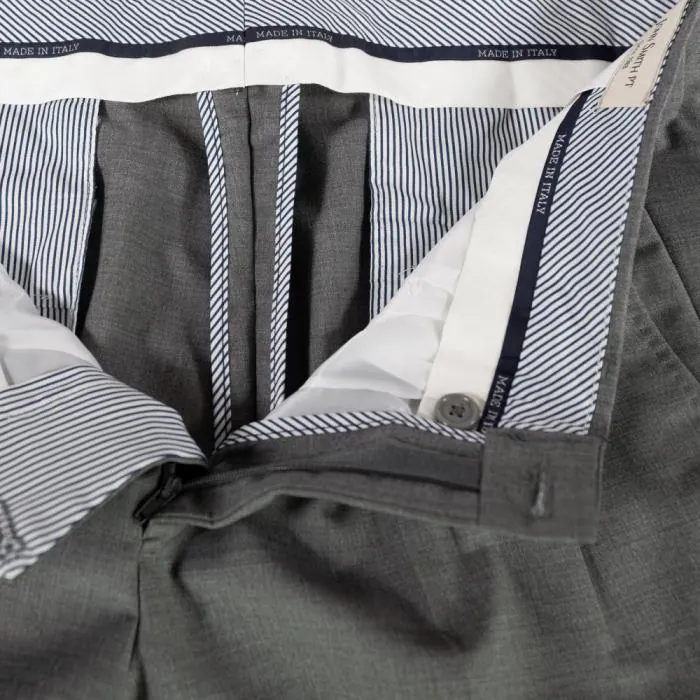 Dettaglio fotografico 4 del pantalone grigio, Modello 02