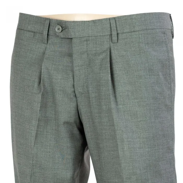 Dettaglio fotografico 1 del pantalone grigio verde, Modello 04