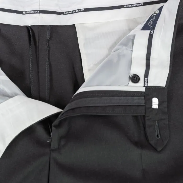Dettaglio fotografico 3 del pantalone scuro, Modello 08