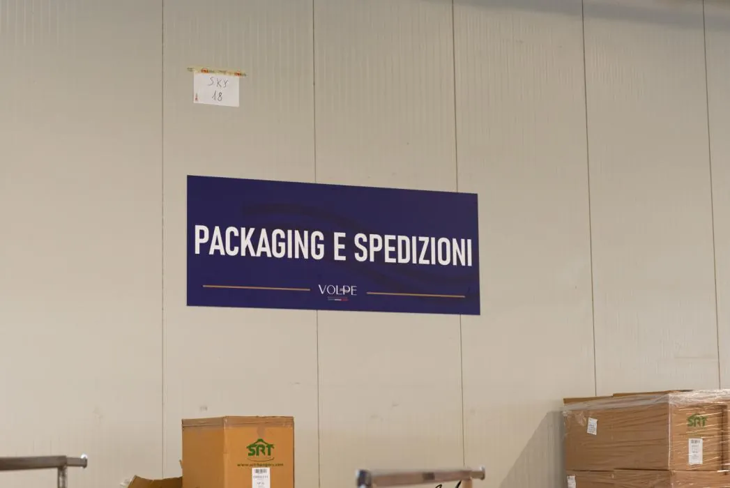 Area packaging e spedizioni del laboratorio